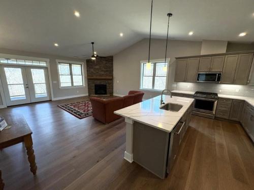 Pinnacle at Arabella kithcen and living room.