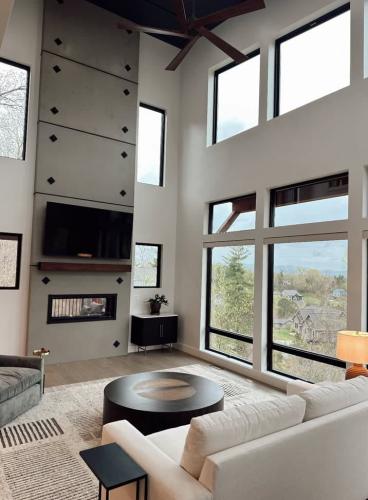 Southern Eclipse house modern living room fireplace.