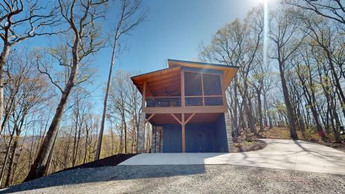 The Modern Tree House exterior side.