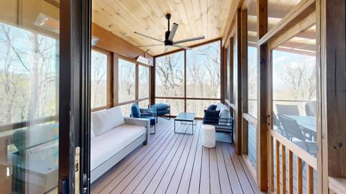 The Modern Tree House porch.