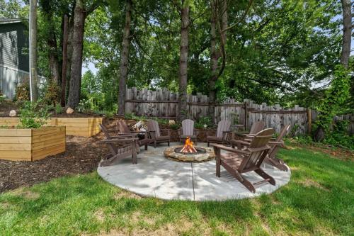 Laurelwood Village Townhomes firepit.